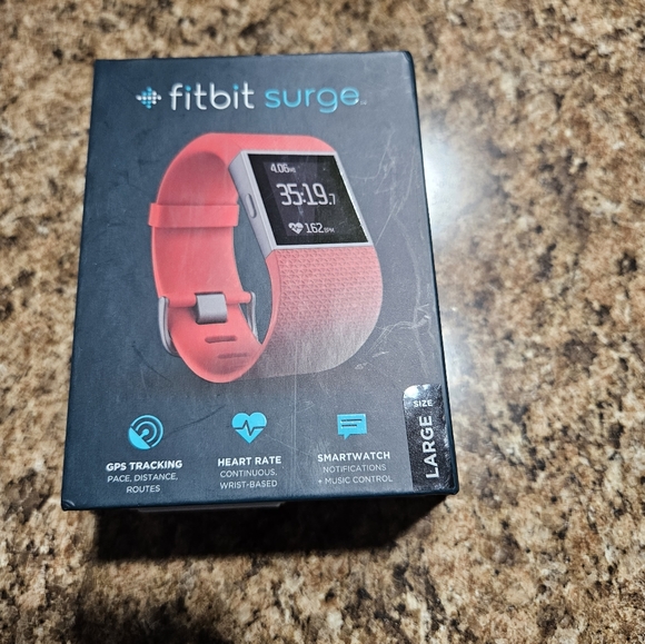 Fitbit surge - Picture 1 of 3
